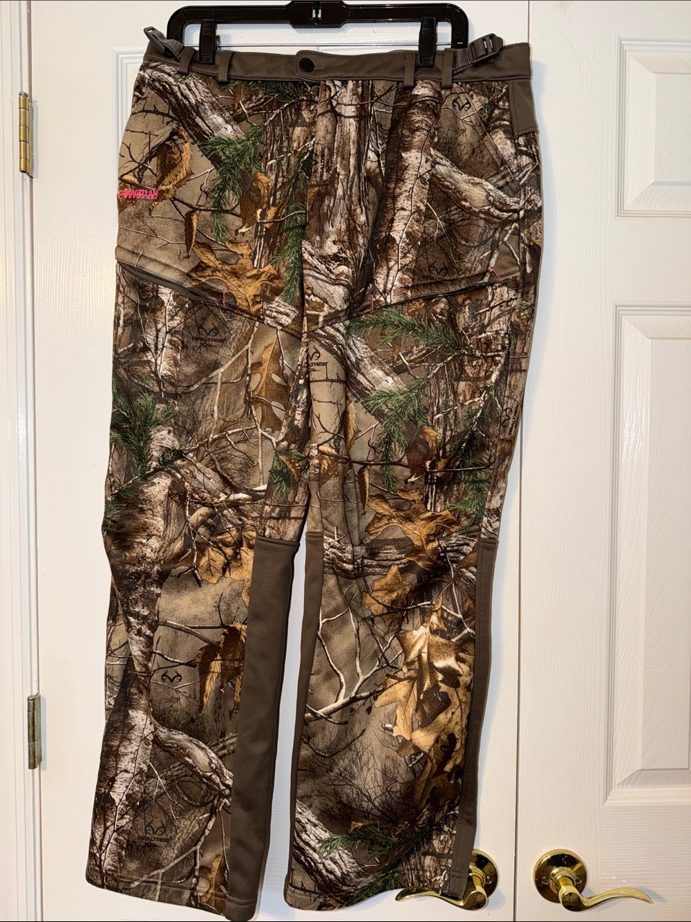 Magellan Outdoors Realtree Camo Cargo Pants in Brown and Green